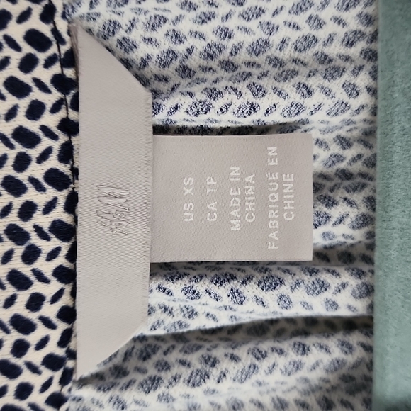 Navy and Off-White H&M Sleeveless Top - Picture 2 of 5